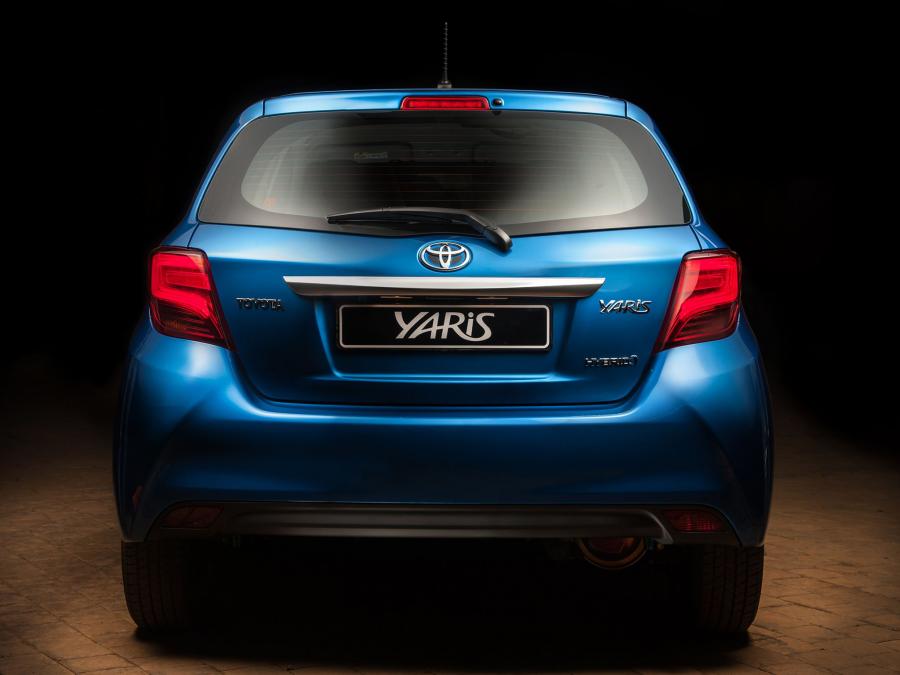  Toyota Yaris Hybrid 2014 года  (ZA) (фото 4 из 7)